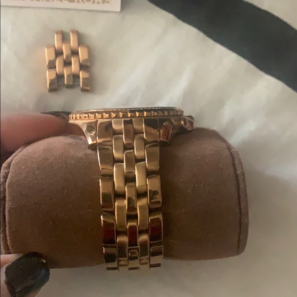 Michael Kors rose gold watch - Picture 4 of 6